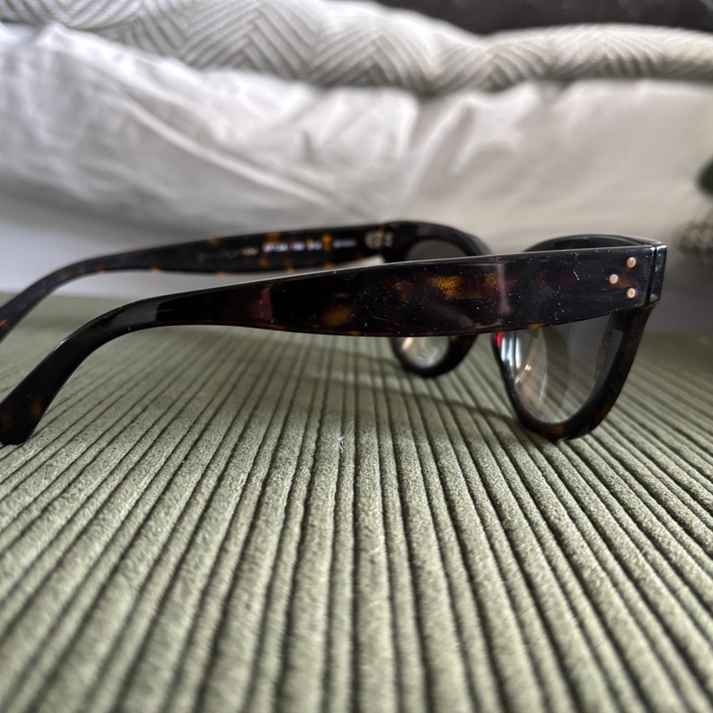 Classic Tortoise Shell Sunglasses - Picture 2 of 2